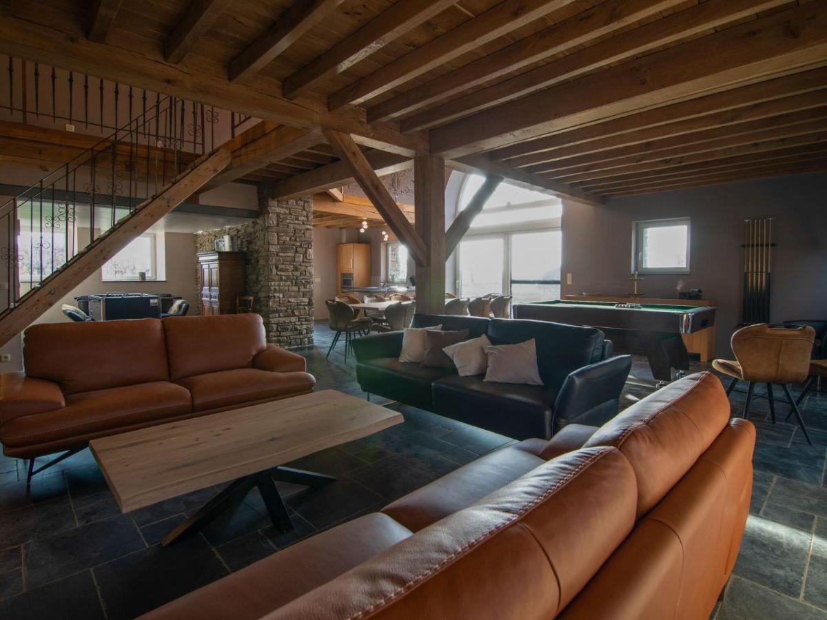Very Spacious House With Sauna And Countryside Views Hébergement de vacances Gouvy