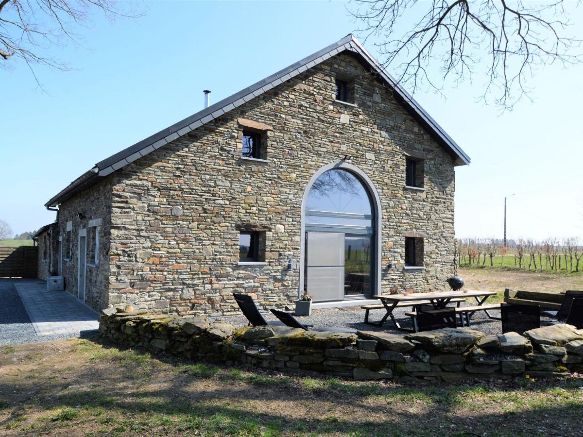 Very Spacious House With Sauna And Countryside Views Hébergement de vacances Gouvy