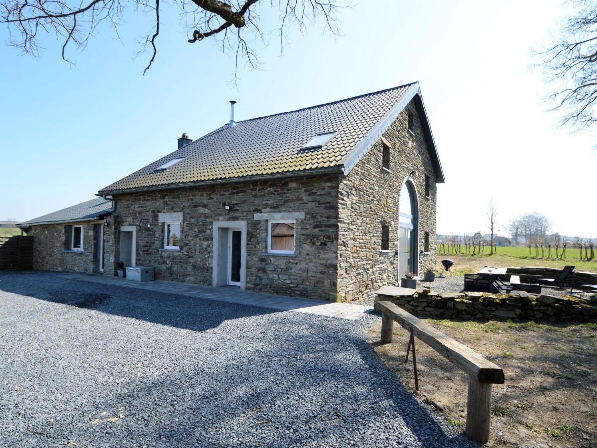 Holiday home Very Spacious House With Sauna And Countryside Views