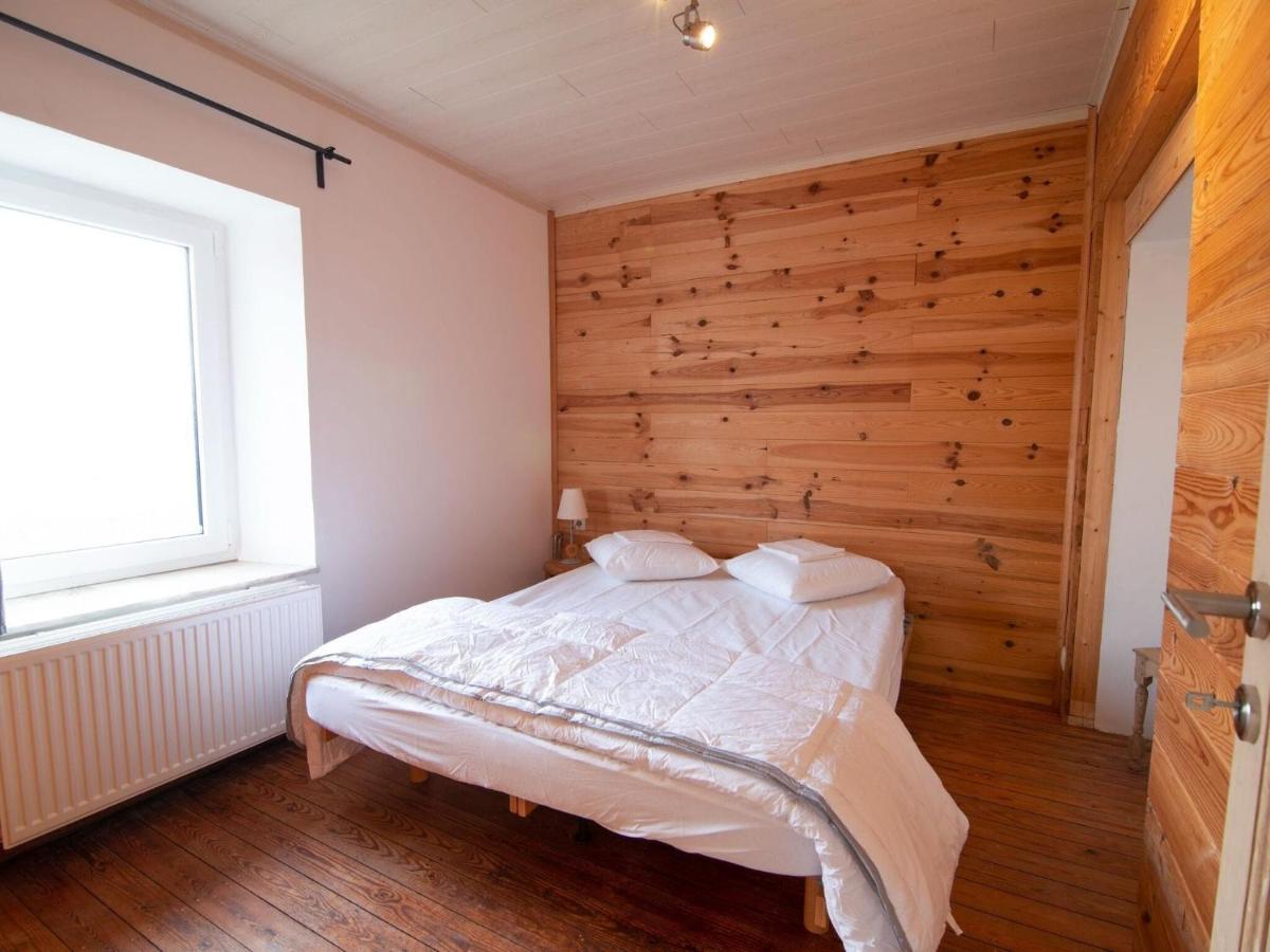 Hébergement de vacances Very Spacious House With Sauna And Countryside Views